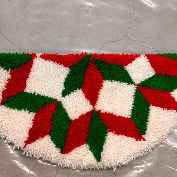 Geometric Star Tree Skirt Latch Hook Rug VTG Hook Yarn Rug Tree Skirt - Picture 7 of 11